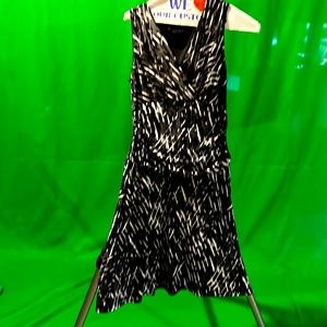 Black, white & grey dress. 4P